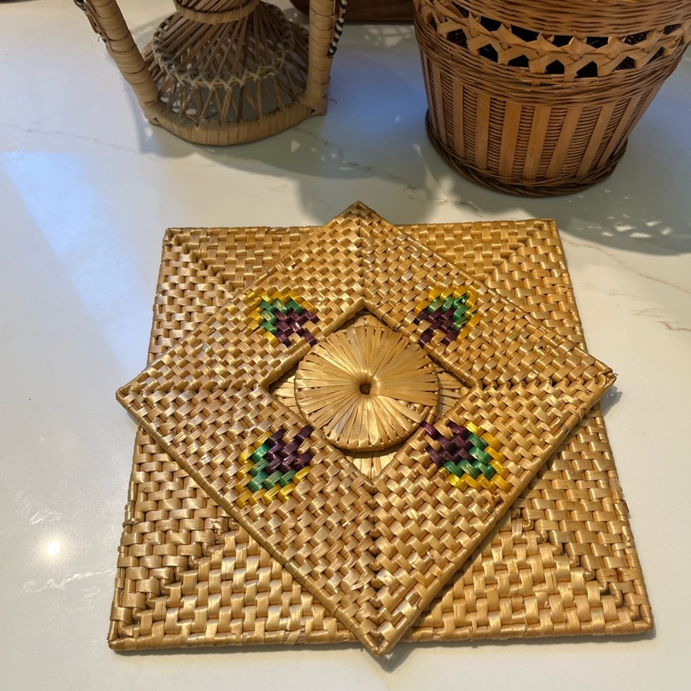 Set/2 Vintage woven trivets - Picture 2 of 7